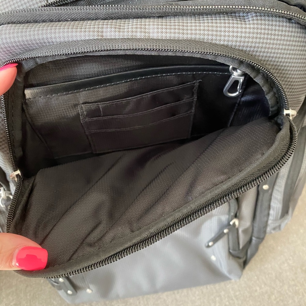 Travel/work backpack - Picture 2 of 4